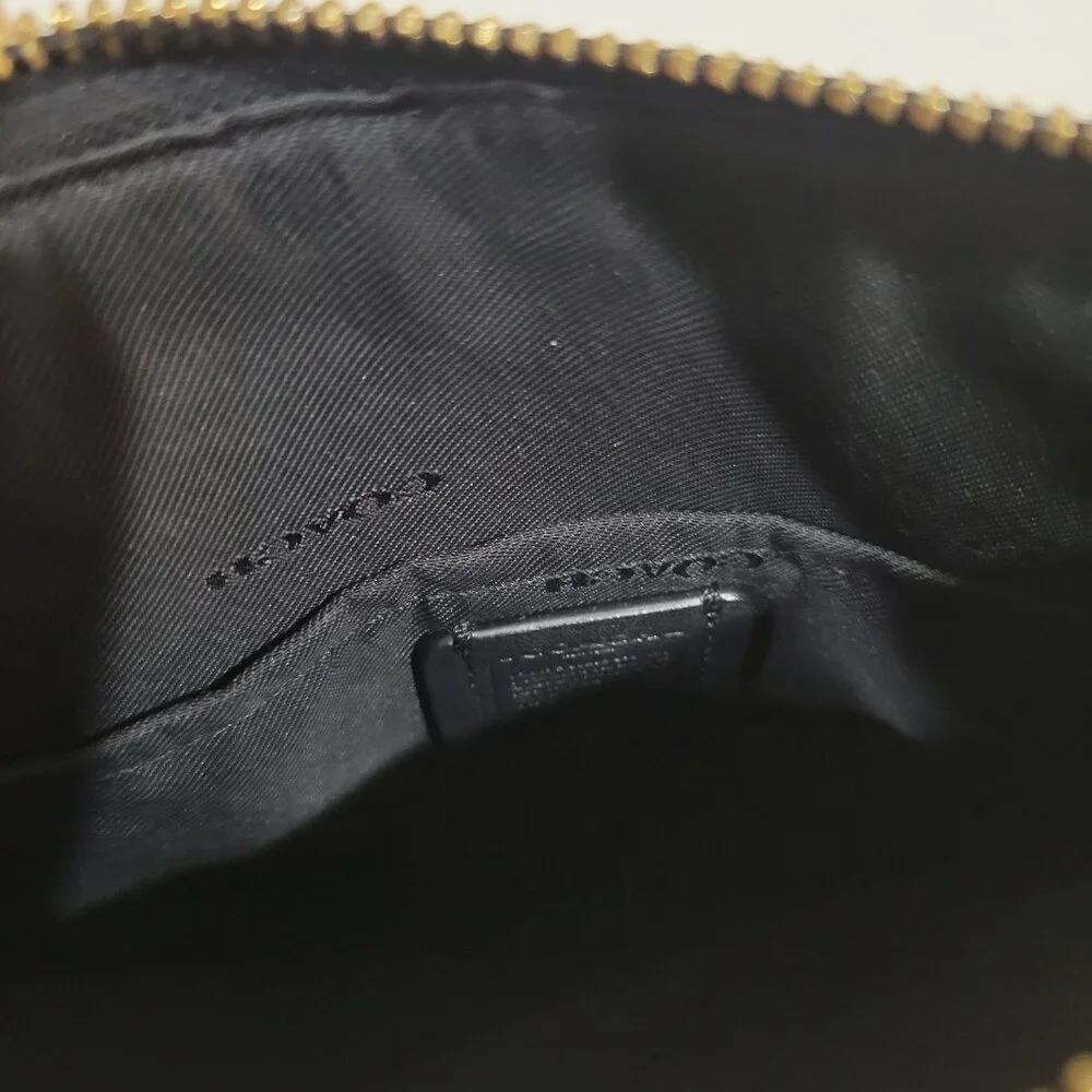 COACH LEATHER CROSS BODY PURSE *AUTHENTIC* - Picture 11 of 13